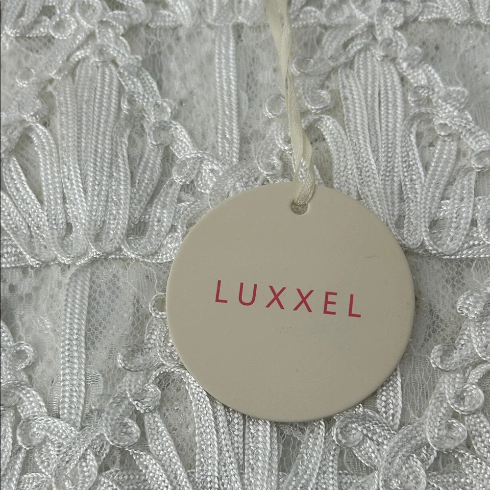 Luxxel White Textured Lace Crop Top